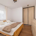 With Mountain View Hrube Wyzne In With Parking & Air Conditioning By Renters * 자코파네