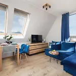 With Mountain View Hrube Wyzne In With Parking & Air Conditioning By Renters 아파트 *