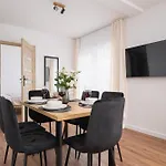아파트 With Mountain View Hrube Wyzne In With Parking & Air Conditioning By Renters *