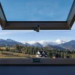 With Mountain View Hrube Wyzne In With Parking & Air Conditioning By Renters