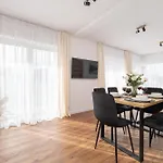 With Mountain View Hrube Wyzne In With Parking & Air Conditioning By Renters 자코파네