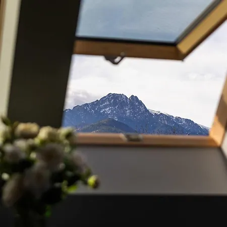 With Mountain View Hrube Wyzne In With Parking & Air Conditioning By Renters Ζακοπάνε
