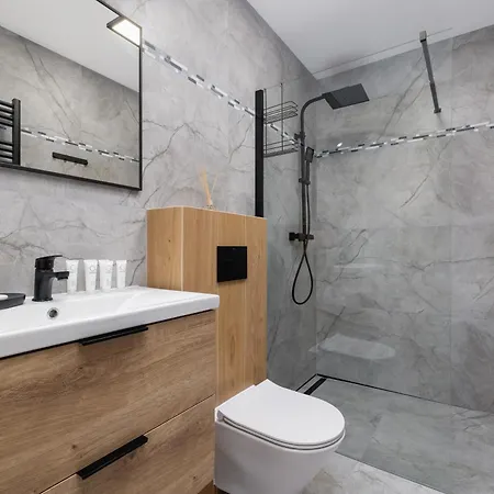 Διαμέρισμα With Mountain View Hrube Wyzne In With Parking & Air Conditioning By Renters