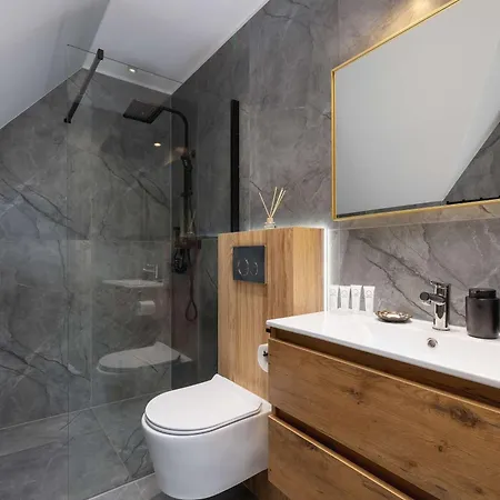 Διαμέρισμα With Mountain View Hrube Wyzne In With Parking & Air Conditioning By Renters *