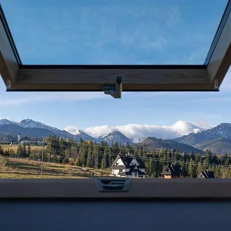 With Mountain View Hrube Wyzne In With Parking & Air Conditioning By Renters