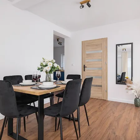 Διαμέρισμα With Mountain View Hrube Wyzne In With Parking & Air Conditioning By Renters Ζακοπάνε