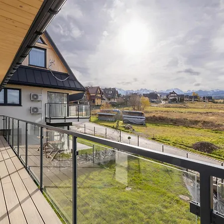 With Mountain View Hrube Wyzne In With Parking & Air Conditioning By Renters Διαμέρισμα *