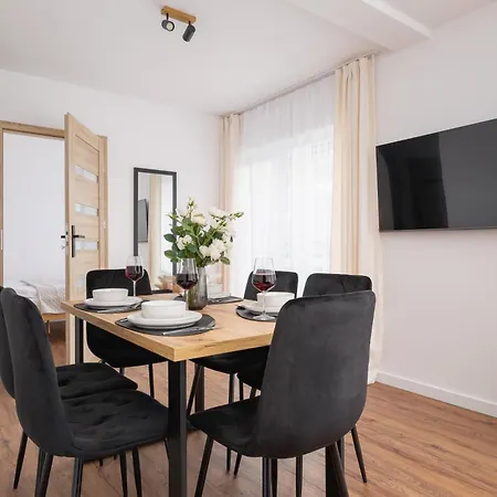 شقة With Mountain View Hrube Wyzne In With Parking & Air Conditioning By Renters *