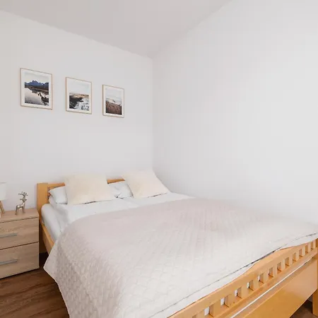 شقة With Mountain View Hrube Wyzne In With Parking & Air Conditioning By Renters زاكوباني